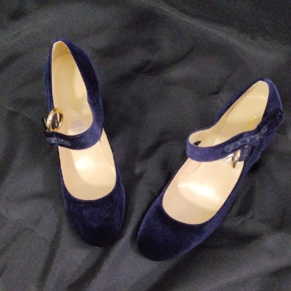 Liz Claiborne Blue Velvet Heels Elegant Design